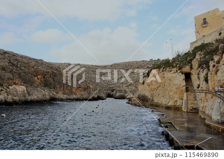 マルタ島、青の洞窟ブルーグロット 115469890