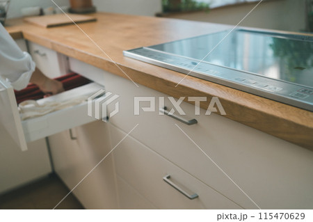 システムキッチンの引き出し収納 115470629