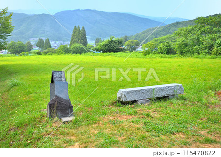 東北・遠野・山口のデンデラノ、背後に集落が望める場所にある姥捨て山の伝説の場所・岩手県遠野市(1) 東北・遠野・山口のデンデラノ、背後に集落が望める場所にある姥捨て山の伝説の場所・岩手県遠野市(1) 115470822