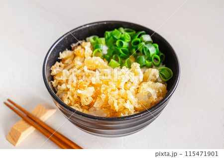 たぬき丼作り たぬき丼作り 115471901
