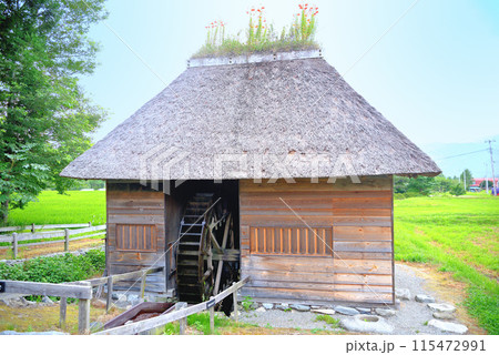 東北・遠野・佐々木喜善のふるさと、土淵町山口集落に古くから残る山口の水車・岩手県遠野市(2) 115472991