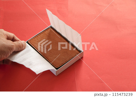 箱に入れたレザークラフト作品 箱に入れたレザークラフト作品 115473239