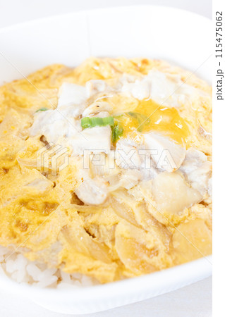 おいしいコンビニの親子丼弁当 おいしいコンビニの親子丼弁当 115475062