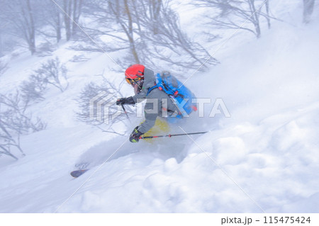 バックカントリースキー 115475424