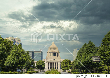 「東京都」ドラマチックのな空と国会議事堂 空合成 「東京都」ドラマチックのな空と国会議事堂 空合成 115480691
