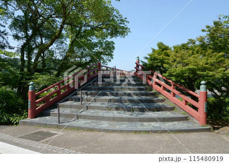 宇治観光　宇治川の朝霧橋　京都府宇治市 115480919