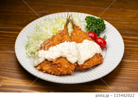 タルタルソースのかかったアジフライ 115482022