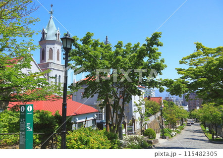 函館市街（元町・カトリック元町教会） 115482305