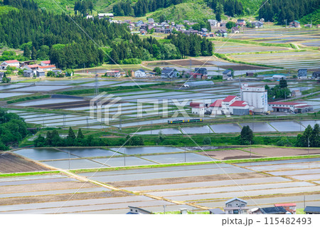 田んぼと只見線 115482493