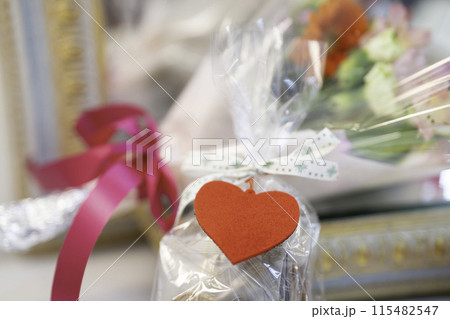 プレゼント 115482547