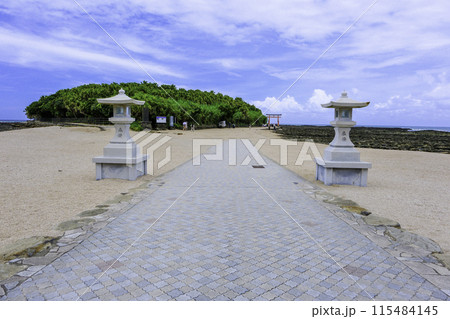 石灯籠と青島 石灯籠と青島 115484145