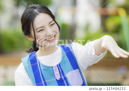 公園の保育士 　 115484232