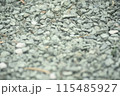 青石の砂利の地面 115485927
