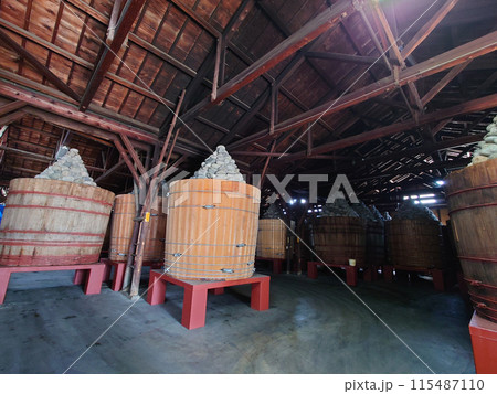 MISO barrels in MISO warehouse / 味噌蔵の内部と味噌樽 MISO barrels in MISO warehouse / 味噌蔵の内部と味噌樽 115487110