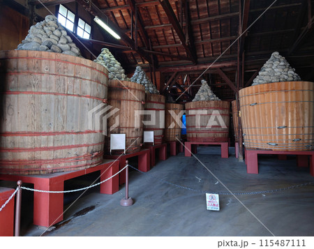 MISO barrels in MISO warehouse / 味噌蔵の内部と味噌樽 MISO barrels in MISO warehouse / 味噌蔵の内部と味噌樽 115487111