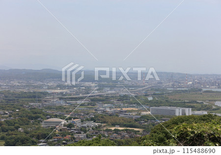竜王山公園から山陽小野田市立竜王中学校、山陽小野田市立山口東京理科大学、宇部湾岸道路を見る 竜王山公園から山陽小野田市立竜王中学校、山陽小野田市立山口東京理科大学、宇部湾岸道路を見る 115488690