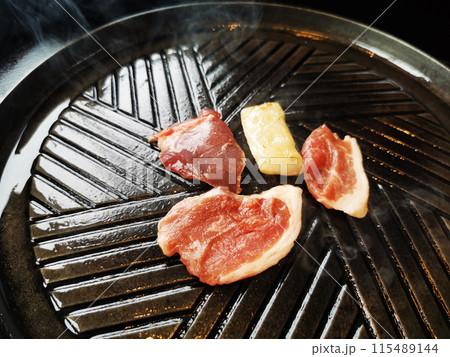 士別サフォークジンギスカン　1～2才未満の超希少な羊肉「ホゲット」程良く脂ののった衝撃的な美味しさ 115489144
