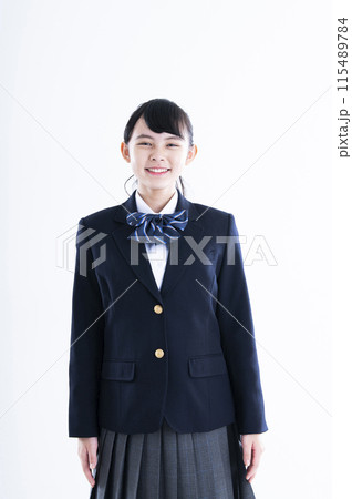 女子中学生　白バック　ポートレート 115489784