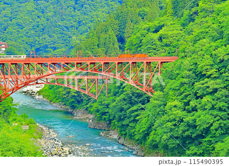 黒部峡谷鉄道トロッコ電車欅平行き 黒部峡谷鉄道トロッコ電車欅平行き 115490395