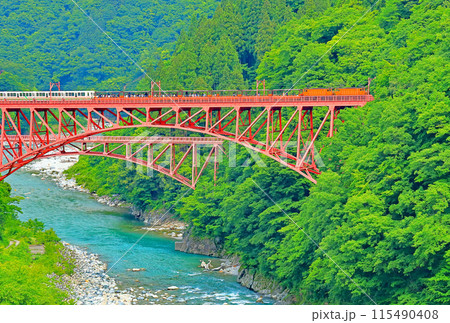黒部峡谷鉄道トロッコ電車欅平行き 黒部峡谷鉄道トロッコ電車欅平行き 115490408