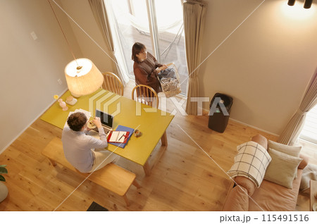 若い夫婦の休日 若い夫婦の休日 115491516