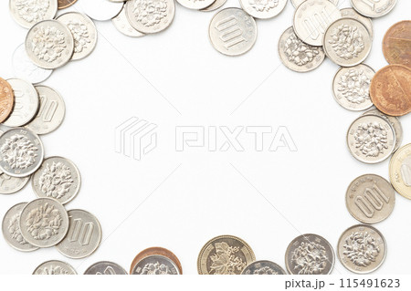 白背景に日本の硬貨 白背景に日本の硬貨 115491623