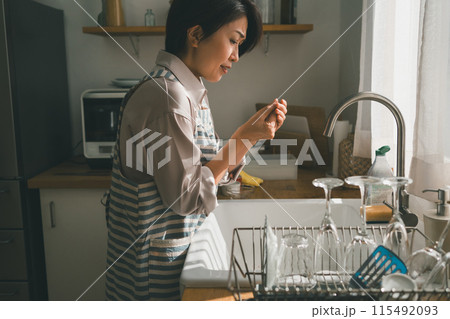 主婦の手指の不調 115492093