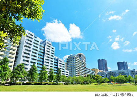 千葉県 海浜幕張 爽やかな青空とマンション 千葉県 海浜幕張 爽やかな青空とマンション 115494985