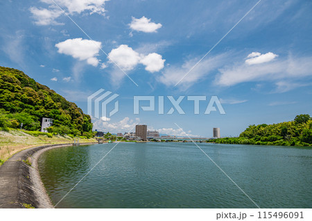 夏の瀬田川風景 滋賀県大津市 夏の瀬田川風景 滋賀県大津市 115496091