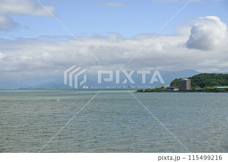 朝の琵琶湖畔の風景 朝の琵琶湖畔の風景 115499216