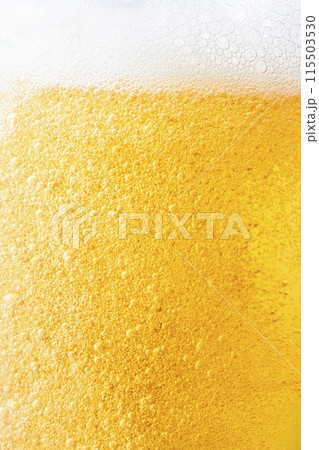 グラスに注がれた生ビール、クローズアップ グラスに注がれた生ビール、クローズアップ 115503530