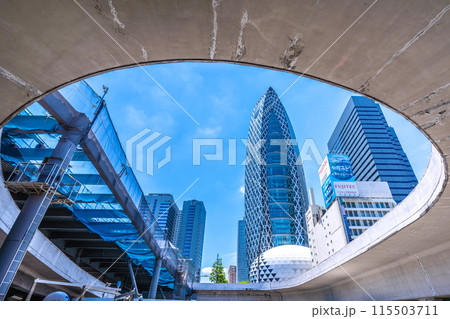 日本の東京都市景観 新宿駅西口再開発。(小田急百貨店の解体が進む)。駅前のビル群=令和6年6月12日 日本の東京都市景観 新宿駅西口再開発。(小田急百貨店の解体が進む)。駅前のビル群=令和6年6月12日 115503711