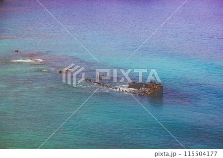 小笠原諸島 境浦海岸の沈没船 小笠原諸島 境浦海岸の沈没船 115504177