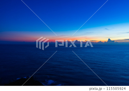 小笠原諸島・父島 ウェザーステーション展望台から望む夕景 小笠原諸島・父島 ウェザーステーション展望台から望む夕景 115505924
