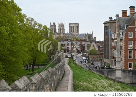 【イギリス・ヨーク】 城壁から見るヨーク旧市街 【イギリス・ヨーク】 城壁から見るヨーク旧市街 115506769