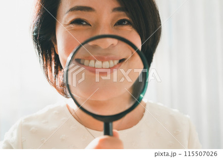 a forty-something woman 115507026