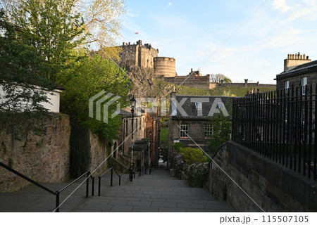 【イギリス・スコットランド】 ヴェネルから見るエディンバラの街並み 115507105