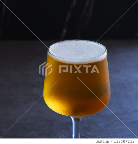 グラスに注がれた生ビール グラスに注がれた生ビール 115507218