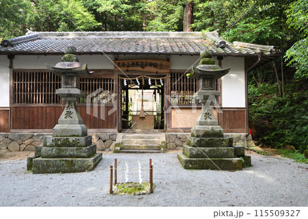 天香具山神社 115509327