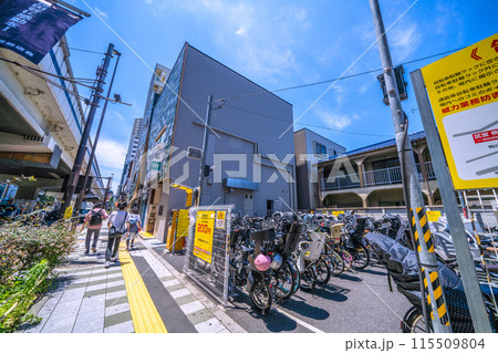 日本の東京都市景観 6月。東急電鉄　駒沢大学駅 西口などを望む 115509804