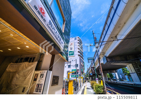 日本の東京都市景観 6月。東急電鉄　駒沢大学駅 西口などを望む 115509811