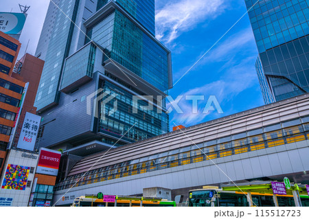 日本の東京都市景観 虹色の雲が突如出現(東京メトロ銀座線渋谷駅の後方)…=6月12日 日本の東京都市景観 虹色の雲が突如出現(東京メトロ銀座線渋谷駅の後方)…=6月12日 115512723