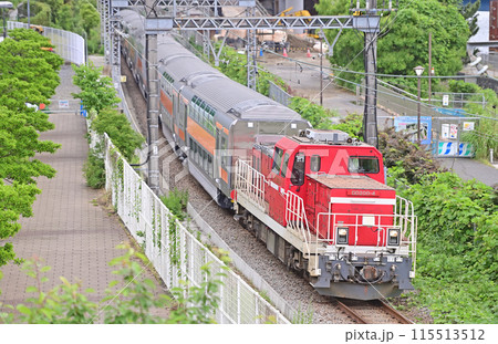 東海道本線 貨物支線 桜木町-東高島 JR貨物 DD200-4(愛知)+E233系0番台 グリーン車 東海道本線 貨物支線 桜木町-東高島 JR貨物 DD200-4(愛知)+E233系0番台 グリーン車 115513512