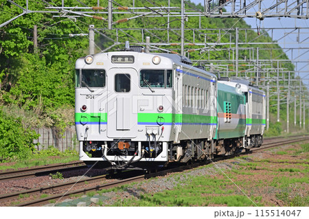 千歳線　西の里（信）　JR北海道　キハ40-301＋マヤ35-1＋キハ40-304　マヤ検 115514047