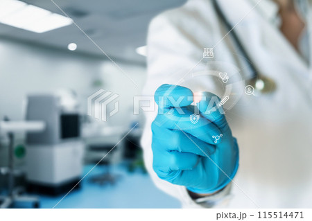 Doctor shows medicine. 115514471