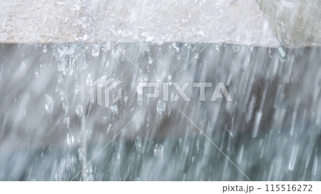 激しく降る雨のイメージ 115516272