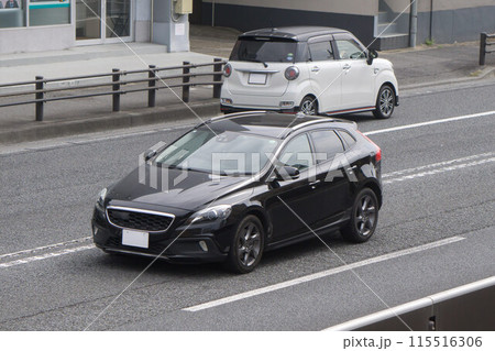 コンパクトカー　道路走行 115516306