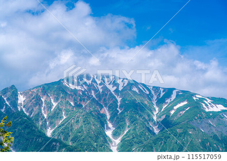 【山岳素材】小遠見山から見る雲海と白馬三山【長野県】 115517059