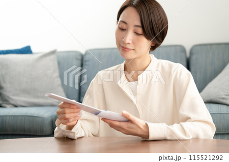 郵便　封入　女性 115521292