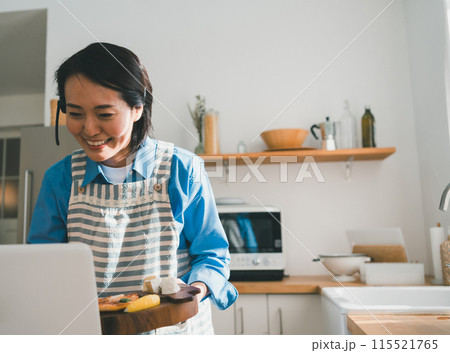 a forty-something woman 115521765